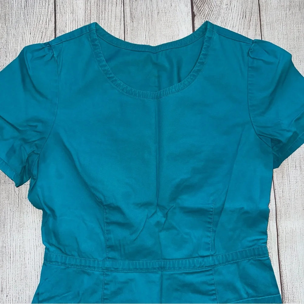 Jaanuu Turquoise Scrub Set - Picture 4 of 16